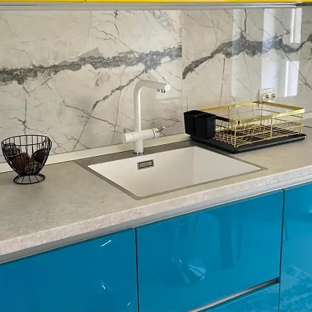 Apartment Tomy Qualis