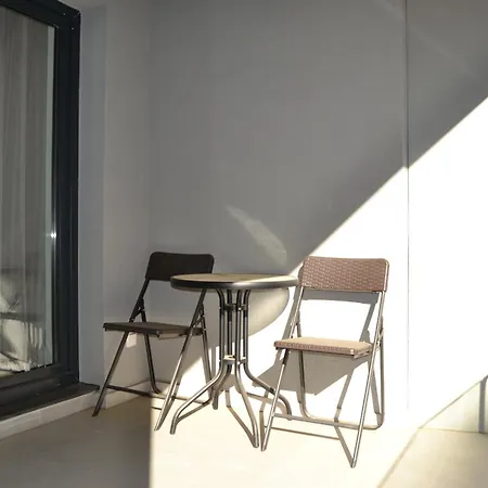 Tomy Qualis Apartment