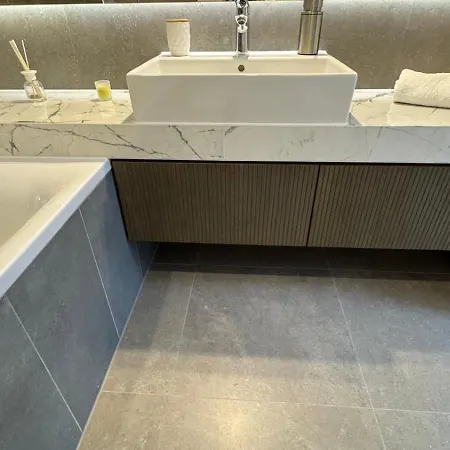Apartment Tomy Qualis Brasov
