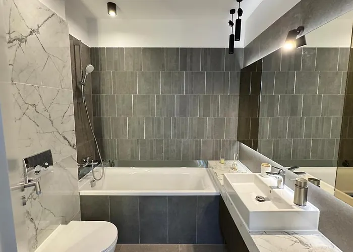 Tomy Qualis Apartment *